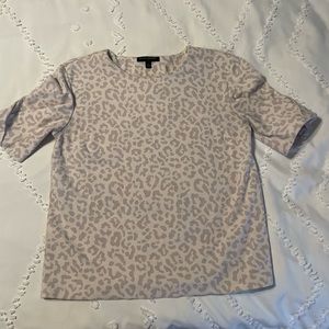 Banana Republic White/Grey Cheetah Print Top